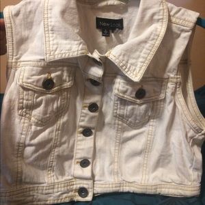 Jean Jacket light wash short sleeveless